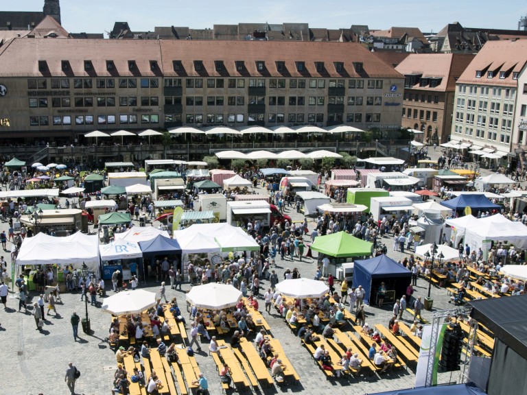 Die Bauernmarktmeile Nürnberg mit vielen Ständen der Direktvermarkter