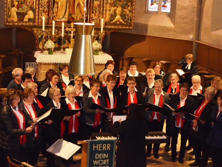 Landfrauenchor singt in Weiltingen