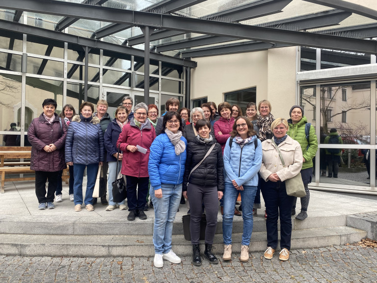 Gruppenbild mit Kreisbäuerin Sabine Asum und unseren Ortsbäuerinnen 