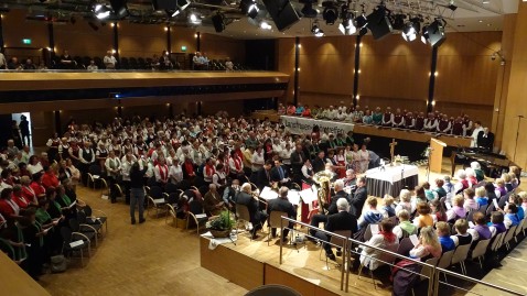 Der vollbesetzte Saal der Freiheitshalle in Hof zum Landeschöretreffen