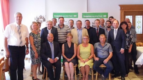 Gruppenbild des Kreisehrenamtes mit den Landtagskandidaten