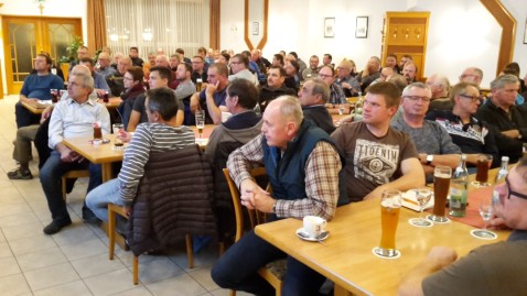 2018-11-13-Versammlung-in-Obererthal