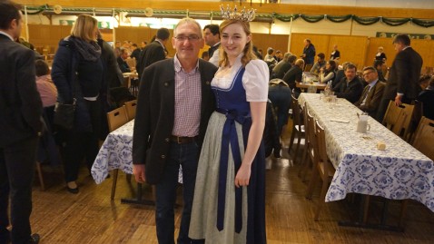 Philipp Moosner mit Milchkönigin Beatrice Scheitz