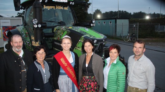 Blühschlepper beim Volksfest in Mühldorf