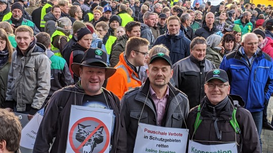 demonstranten in hamburg