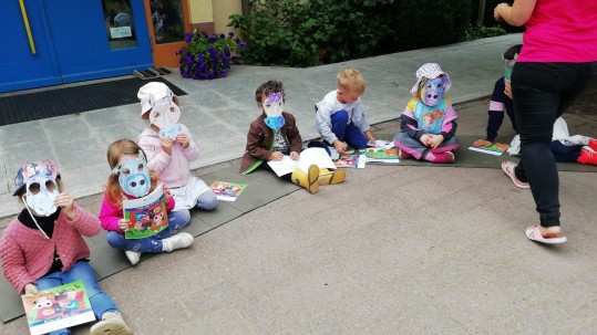 2021-08-03-Kindertag-Bäuerinnen-zu-Besuch-in-Kindergärten