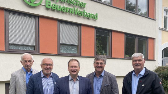 Die Referenten zum Thema Windkraft in Oberfranken mit den Vertreter des BBV Oberfranken