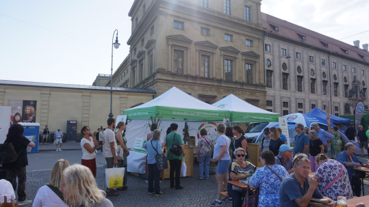 Stand Einkaufen auf dem Bauernhof Bauernmarktmeile 2024