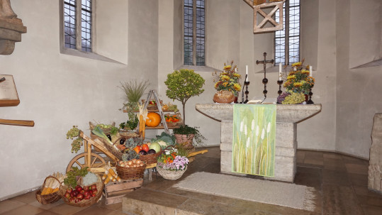 Festlich geschmückt präsentierte sich die Christuskirche in Kronach zum Erntedankgottesdienst.